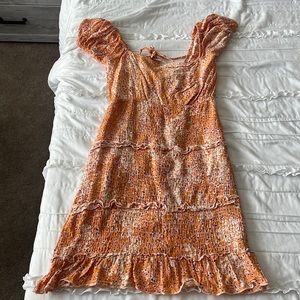 Sim&Sam Puff Sleeve Tight Tiered Mini Dress